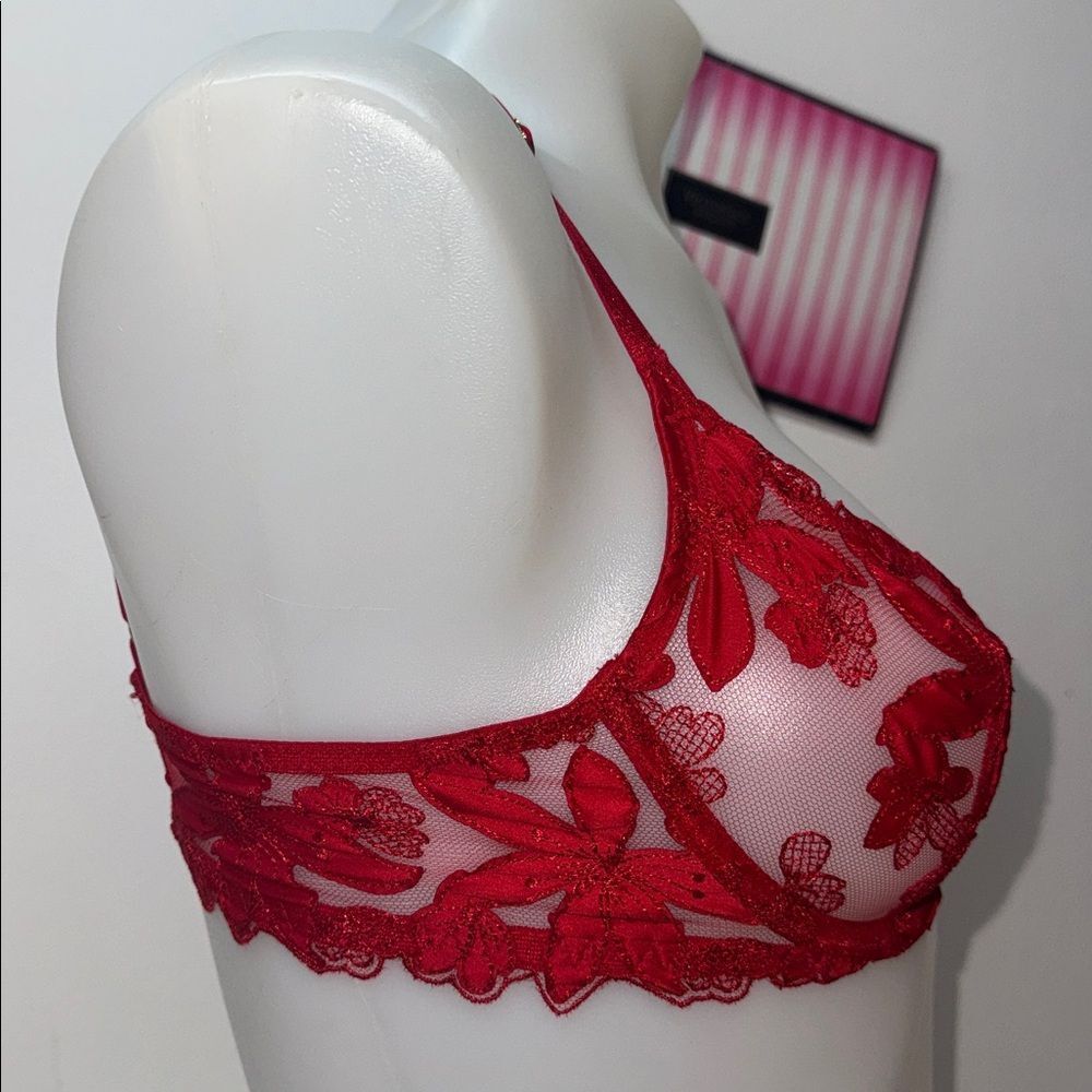 Victoria's Secret Scarlet Lace Bra Set 34B & Small thong NWT - Picture 6 of 7